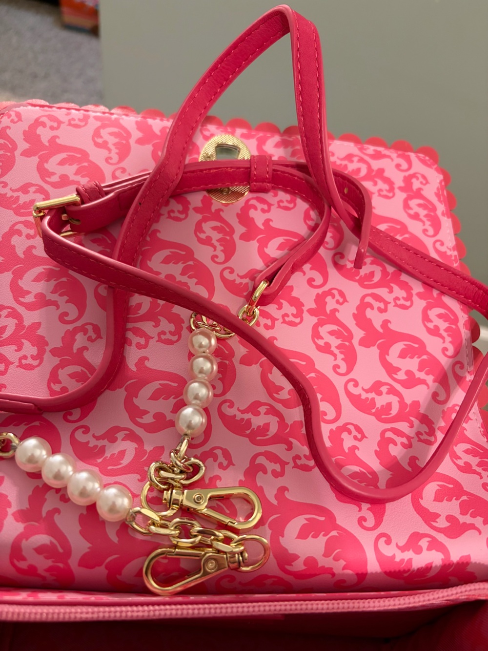 Vendula London “Take Me to London” Big Ben Embroidered Pink Collectible Handbag - Picture 5 of 5
